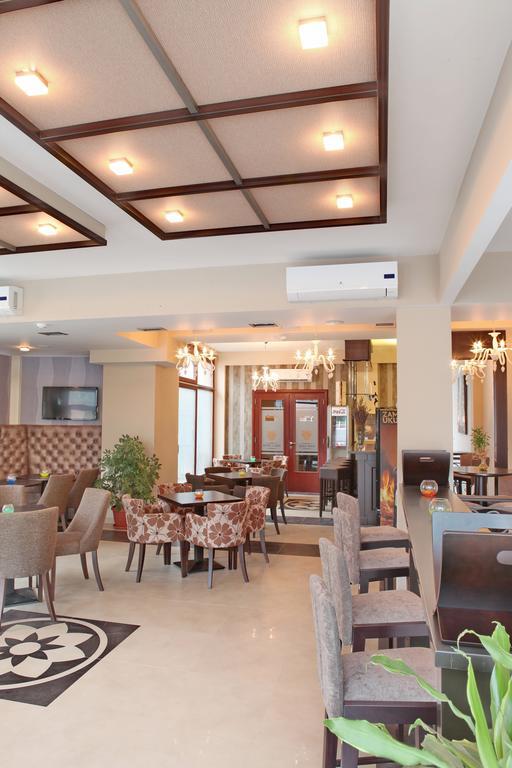 Garni Hotel Tema Nova Čačak エクステリア 写真