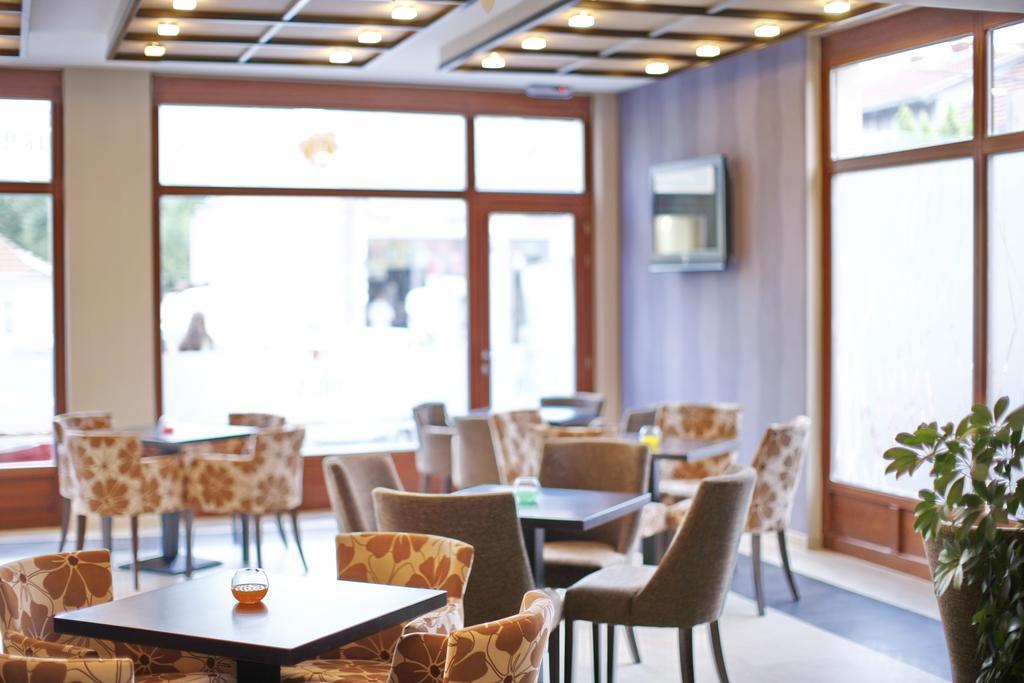 Garni Hotel Tema Nova Čačak エクステリア 写真