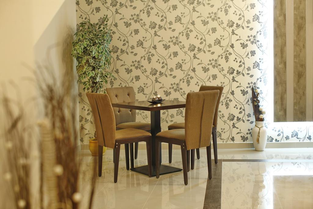Garni Hotel Tema Nova Čačak エクステリア 写真